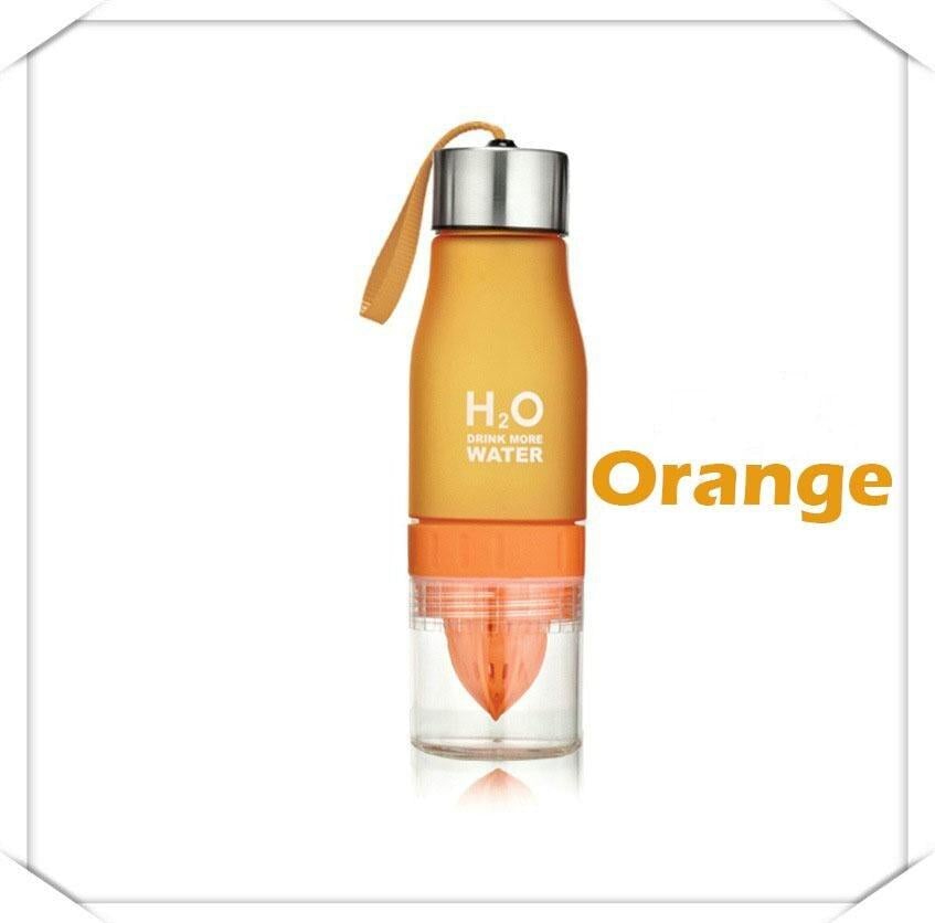 Bouteille d'eau avec infuseur de fruits H²O
