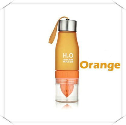 Bouteille d'eau avec infuseur de fruits H²O
