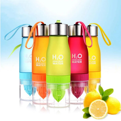 Bouteille d'eau avec infuseur de fruits H²O