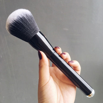 Grand pinceau à poudre de maquillage